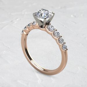 lab-created-round-cut-diamond-graduated-shared-prong-engagement-ring