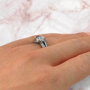 lab-created-round-cut-diamond-split-plain-shank-engagement-ring