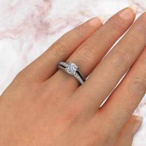 lab-created-round-cut-diamond-split-plain-shank-engagement-ring
