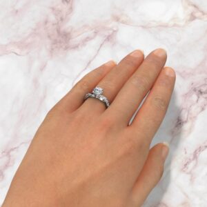 lab-created-round-cut-diamonds-twist-engagement-ring