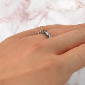 lab-diamonds-0.28ct-infinity-princess-cut-eternity-band-ring-sarlyn