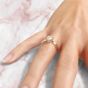 solitaire-pear-cut-moissanite-sharp-edge-engagement-ring-sarlyn-model-1