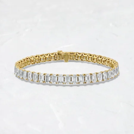 classic-emerald-cut-moissanite-diamond-tennis-bracelet-sarlyn-1