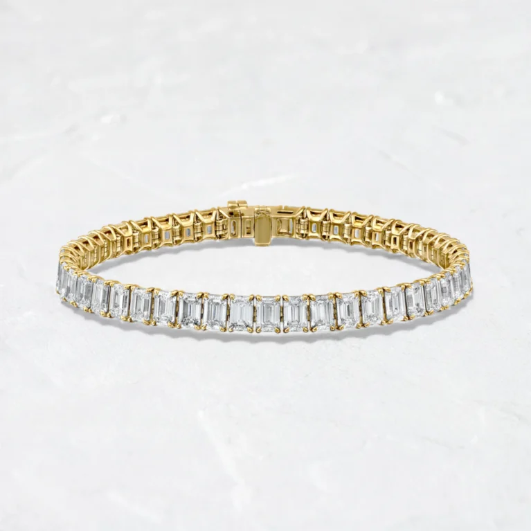 classic-emerald-cut-moissanite-diamond-tennis-bracelet-sarlyn-1