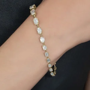 east-west-bezel-emerald-cut-diamond-luxury-tennis-bracelet-sarlyn-11