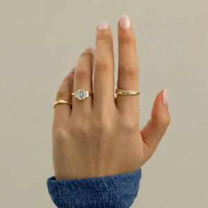 three-stone-2ct-emerald-cut-diamond-engagement-ring-14