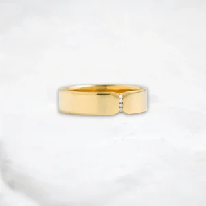 contemporary-split-design-round-moissanite-diamond-men’s-band-1