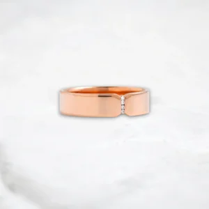 contemporary-split-design-round-moissanite-diamond-men’s-band-2