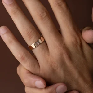 contemporary-split-design-round-moissanite-diamond-men’s-band-7