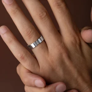 contemporary-split-design-round-moissanite-diamond-men’s-band-9