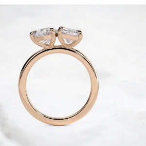 lustre-2ct-toi-et-moi-moissanite-diamond-engagement-ring-8