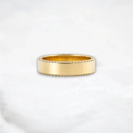 modern-elegance-round-cut-diamond-edge-men's-wedding-band-1