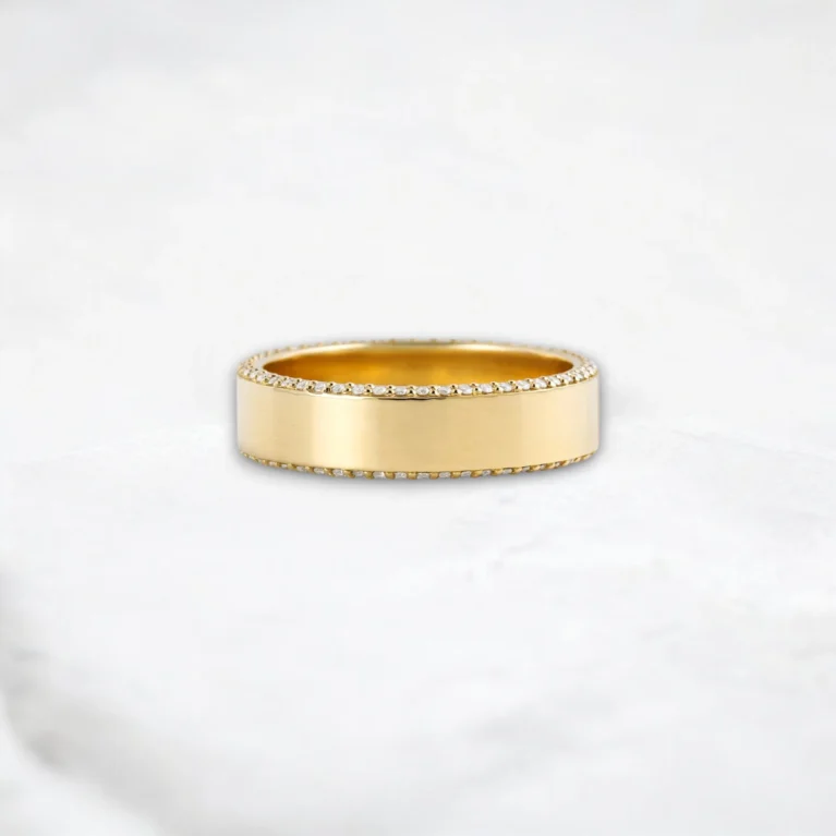 modern-elegance-round-cut-diamond-edge-men's-wedding-band-1