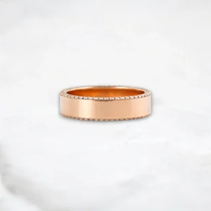 modern-elegance-round-cut-diamond-edge-men's-wedding-band-2