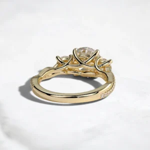 three-stone-round-cut-diamond-twisted-pave-band-engagement-ring-2